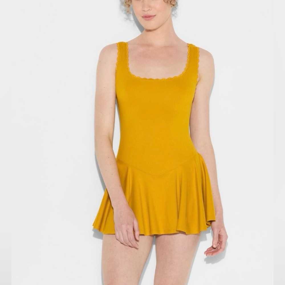 💐2 for $35💐 NWOT Yellow Sleeveless Skater Dress with built in shorts
